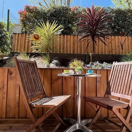 3 Pieces Avec Terrasse Arboree דירה *